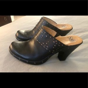 NWOB: Söfft Clogs/Mules 7.5M